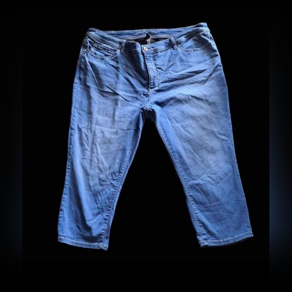 Inc Skinny Leg Jean Crop Pants with Tummy Control - Picture 1 of 3